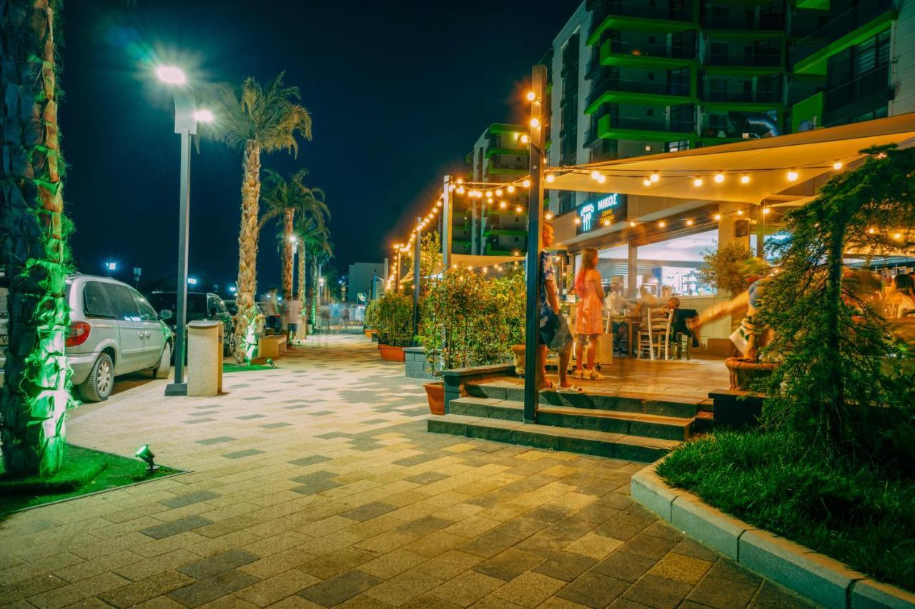 Sunfest Aparthotel Pool & Spa Mamaia Nord Năvodari Buitenkant foto