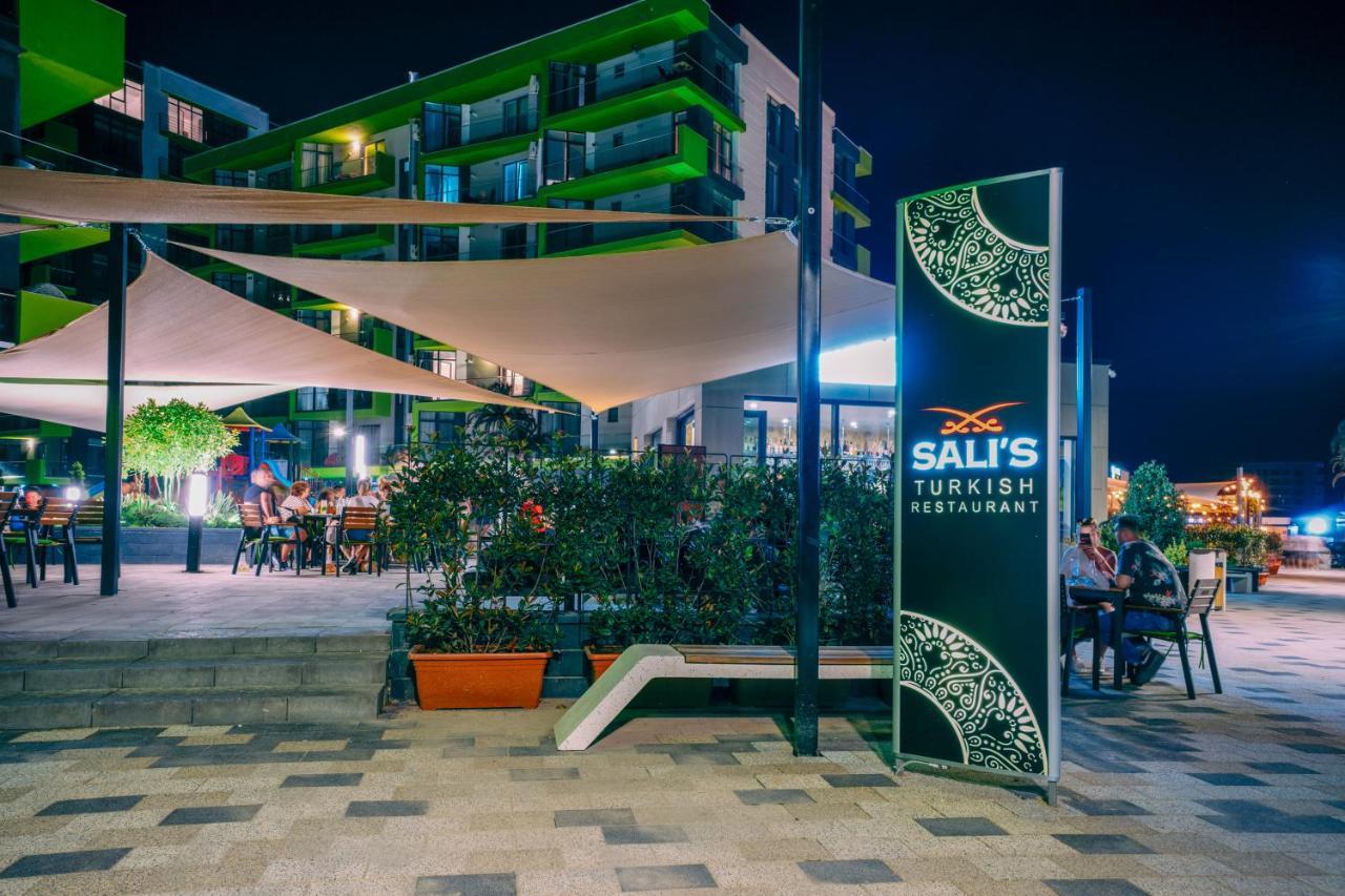 Sunfest Aparthotel Pool & Spa Mamaia Nord Năvodari Buitenkant foto