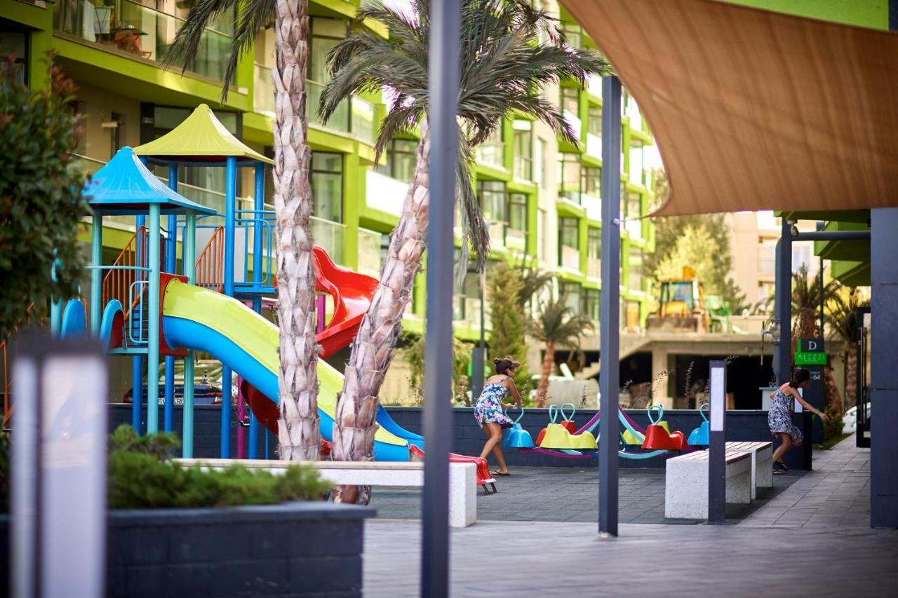 Sunfest Aparthotel Pool & Spa Mamaia Nord Năvodari Buitenkant foto